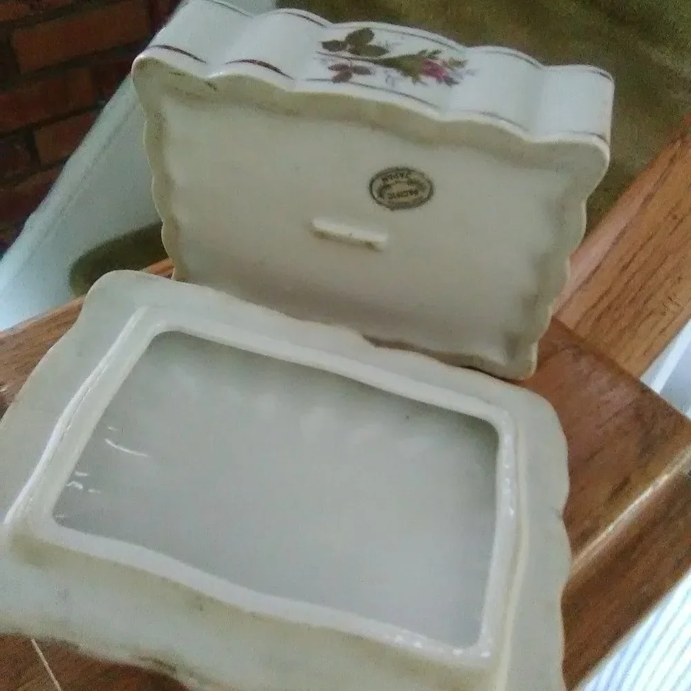 Flowered Trinket Box - Picture 6 of 6